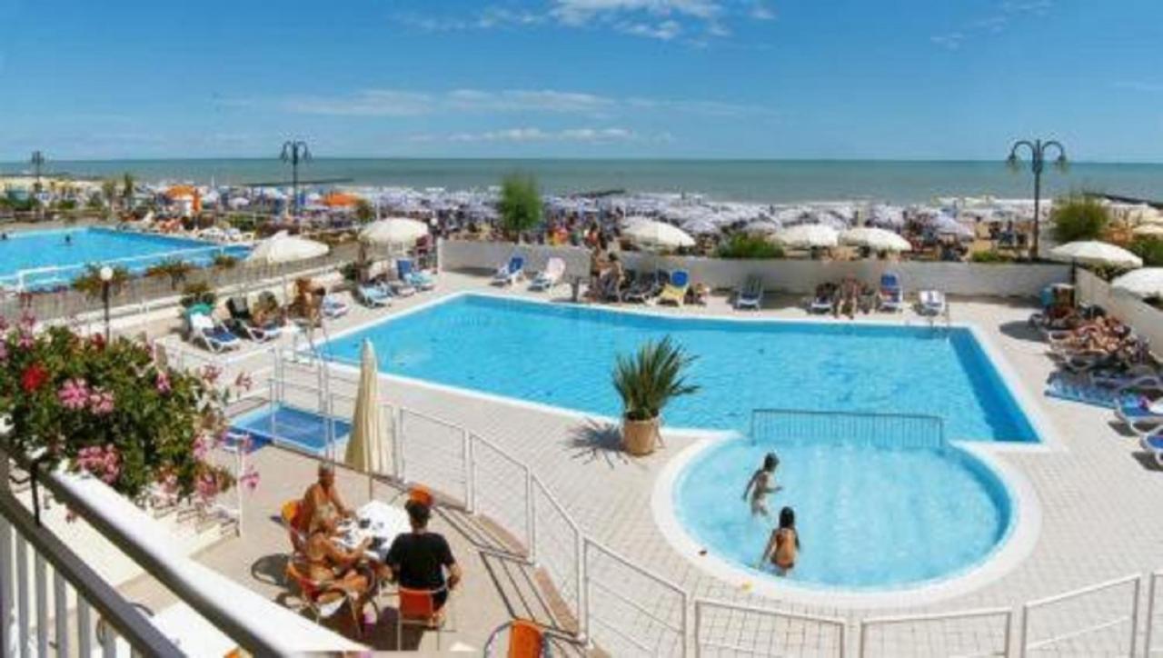 Hotel Condor Lido di Jesolo Bagian luar foto
