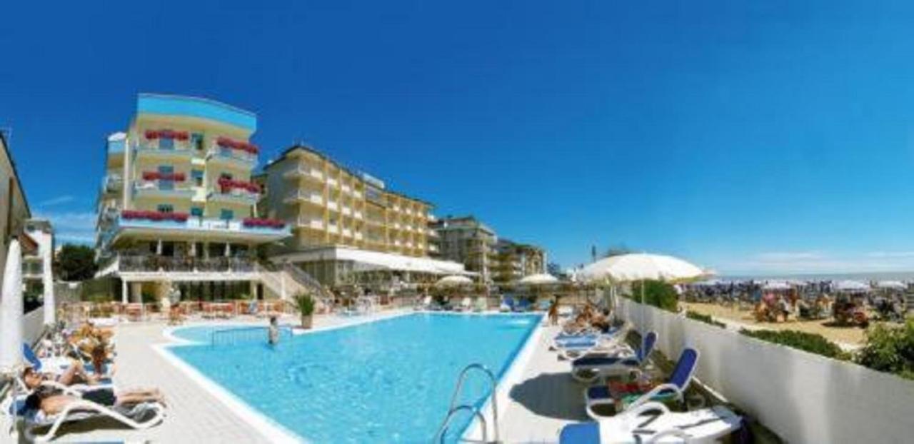 Hotel Condor Lido di Jesolo Bagian luar foto