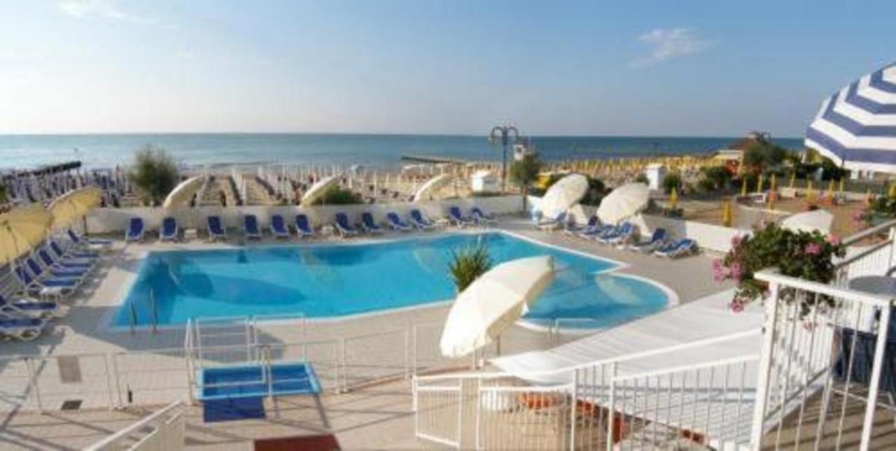 Hotel Condor Lido di Jesolo Bagian luar foto