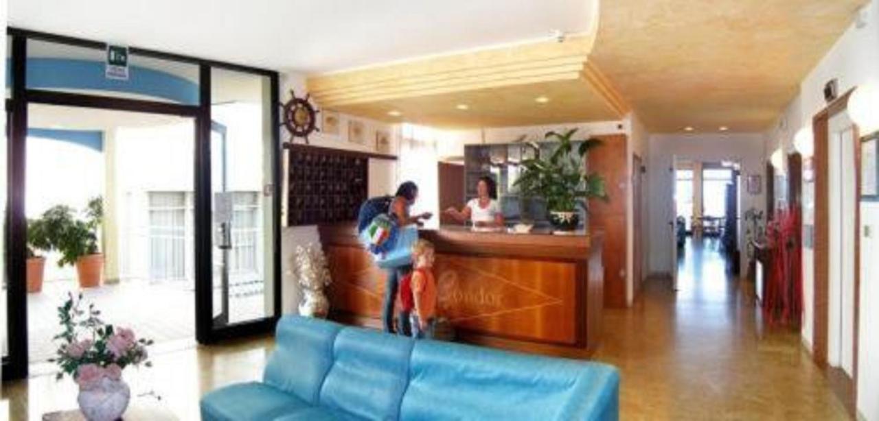 Hotel Condor Lido di Jesolo Bagian luar foto