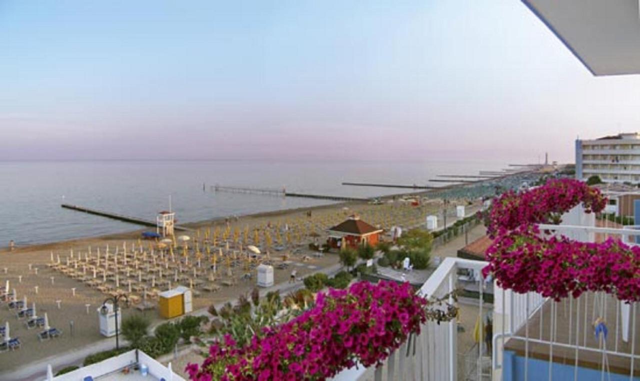 Hotel Condor Lido di Jesolo Bagian luar foto